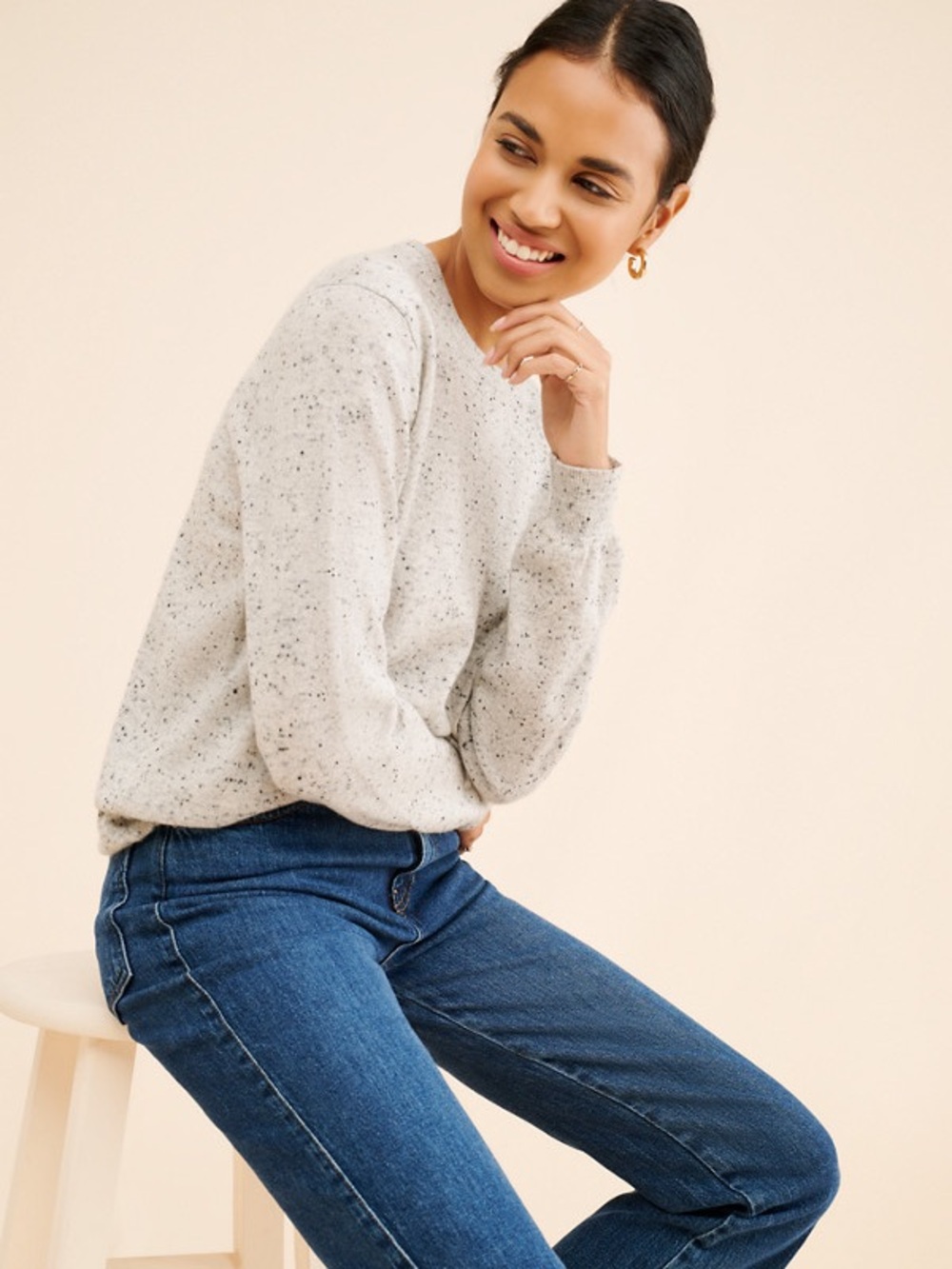 Large pure cashmere nyc cafe Leandra Speckled Crewneck long Sweater white gray